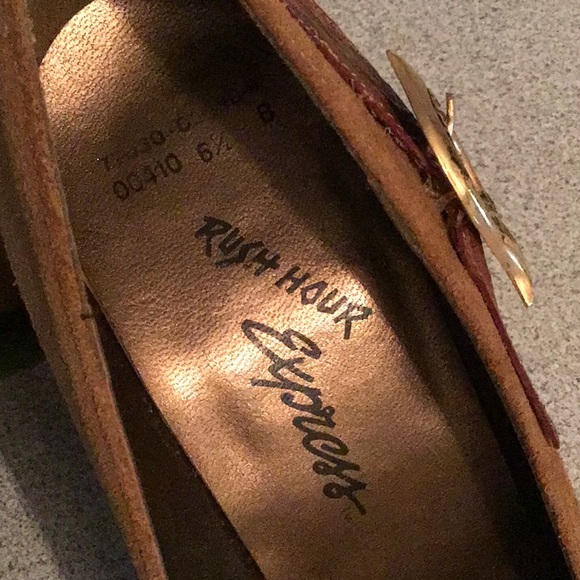 🛍🛍 3/$30 🛍🛍 Rush hour express suede heels - Picture 6 of 6